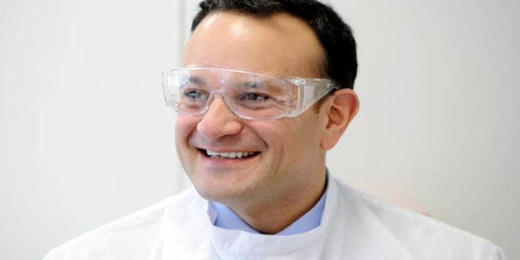 El primer ministro irlandés, un conservador atípico y médico frente a la pandemia