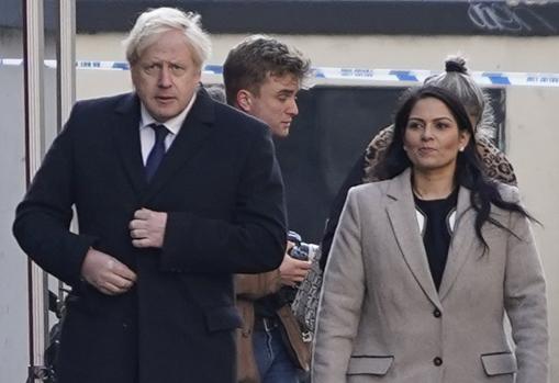 Priti Patel y Boris Johnson