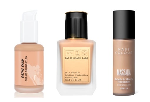 From left to right: Satin Skin Cream Foundation by Freshly Cosmetics (€ 22); Pat McGrath Labs Skin Fetish Sublime Perfection Lightweight Foundation (€ 70.99, Sephora only); Mass Color Botanic & amp; Massada Mineral Foundation (€ 42).