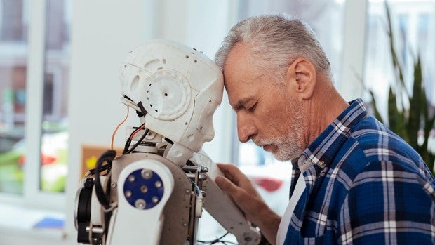 Piden cautela ante el uso de robots para paliar la soledad de los mayores