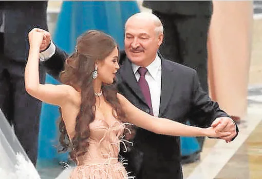 Con la Miss Bielorrusia 2018, con quien se le relacionó