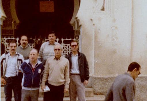 Madolell, primero por la izquierda, en Argel en 1986