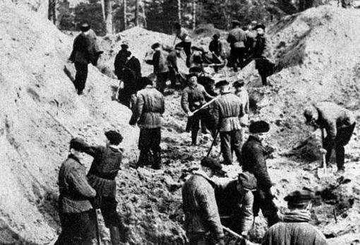 Imagen de las fosas de Katyn