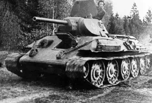 Batalla de Kursk .-Julio 1943-. (color digital) Tanque-t34-segundaguerramundial-kGGB--510x349@abc