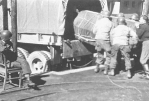Transporte de los féretros en la Segunda Guerra Mundial
