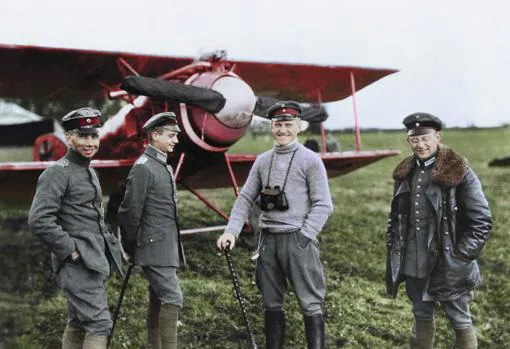 Air warfare in World War I with Manfred von Richthofen in the center of the photograph.