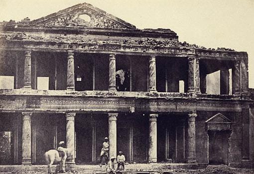 Seundra Bagh after the defeat of the rebels by British troops.  Photograph by Felice Beato