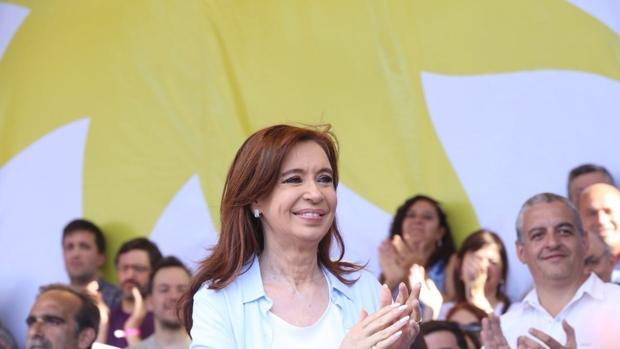 Cristina Fernández, durante un acto de campaña en Avellaneda (Buenos Aires)