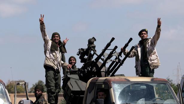 Combatientes del Ejército Nacional Libio, comandados por Jalifa Haftar