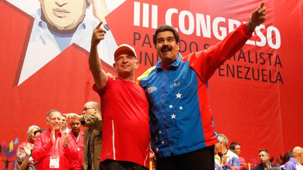 Foto que le enseñó Ramos a Maduro durante la entrevista en Miraflores