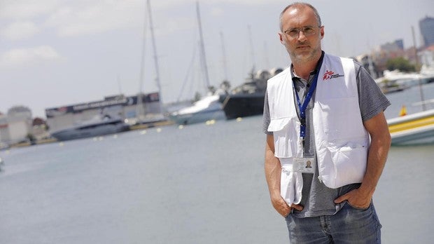 David Noguera posa para ABC en Valencia, tras la llegada del Aquarius, en junio del año pasado