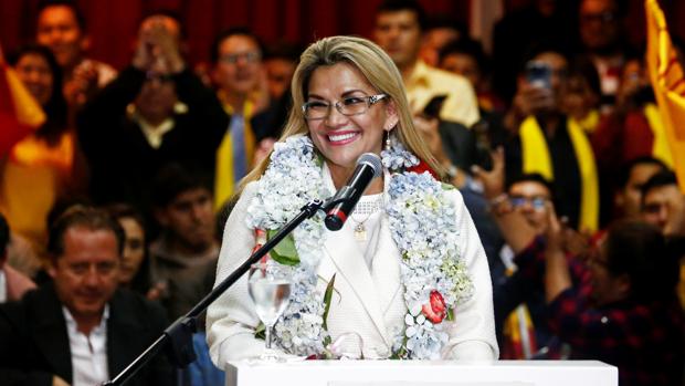 Jeanine Áñez anuncia su candidatura a las elecciones generales en Bolivia