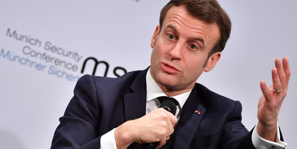 Macron pide a la vez rebajar la tensión con Rusia e imponerle sanciones