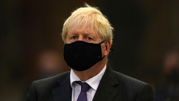 Boris Johnson, agobiado porque su salario de primer ministro no es suficiente