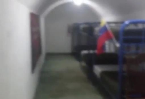 Dormitorio de uno de los túneles