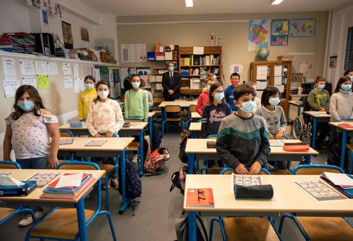 Minute of silence for Samuel Paty in a school in France