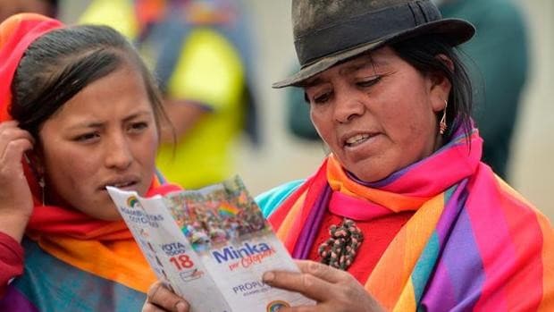 Ecuador decide hoy si regresa o no al régimen populista de Correa
