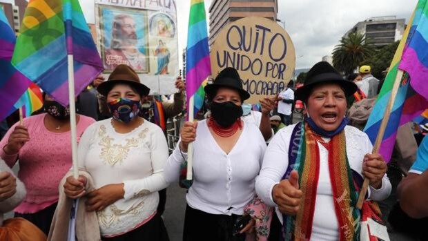 Los indígenas se manifiestan en Quito tras su derrota para denunciar fraude