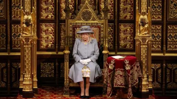 La Reina Isabel II, en la Cámara de los Lores el pasado 11 de mayo