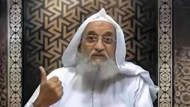 El líder de Al Qaida, Ayman al Zawahiri, durante la grabación