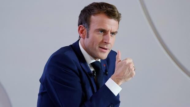 El presidente Emmanuel Macron ha anunciado restricciones aún más estrictas para los antivacunas