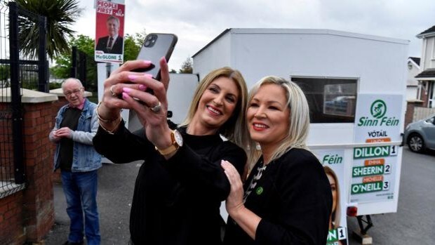 El Sinn Féin, favorito para ganar por vez primera las elecciones en Irlanda del Norte