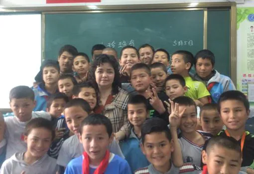 Qelbinur era profesora de educación primaria en el Colegio Número 24 en Urumqi. Impartía clases de chino antes de ser trasladada a un campo en 2017