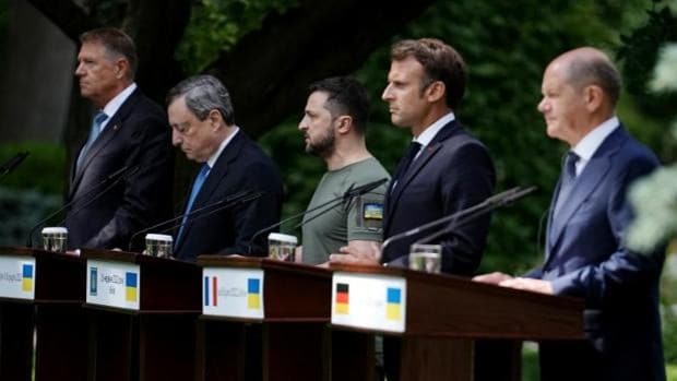 Francia, Alemania, Italia y Rumania apoyan la candidatura «inmediata» de Ucrania a la UE
