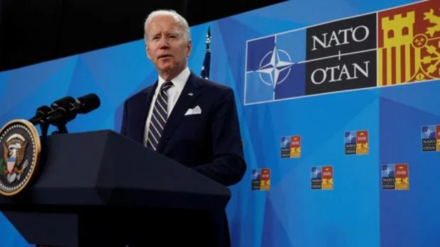 Biden anuncia 800 millones de dólares en ayuda adicional a Ucrania en su despedida de Madrid