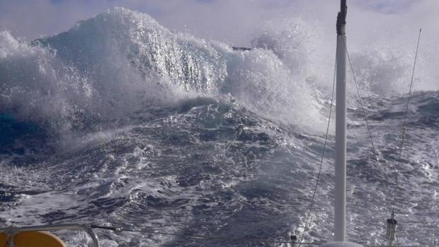 El calentamiento del océano está haciendo que la energía de las olas sea cada vez mayor
