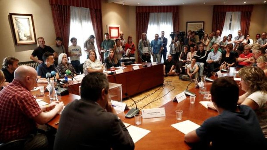 El PSOE paga su pasaje a Bildu