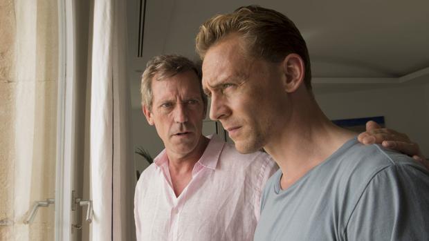Tom Hiddleston y Hugh Laurie son los protagonistas de «El Infiltrado»