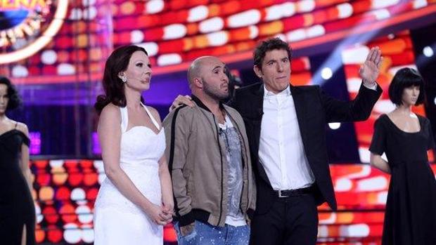 Kiko Rivera junto a Manel Fuentes y Diana Navarro durante su visita a «Tu cara me suena»