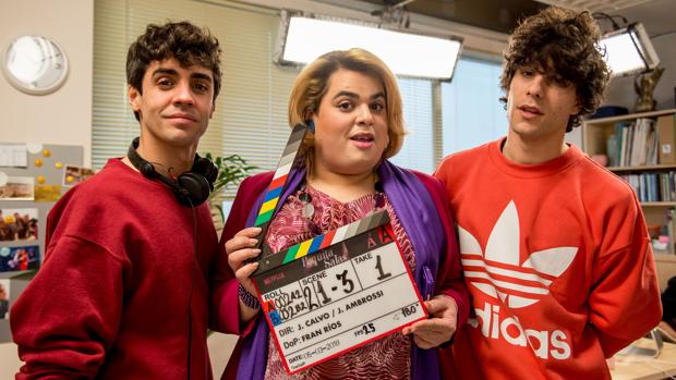 «Los Javis» y Brays Efe comienzan con el rodaje de la segunda entrega de «Paquita Salas»