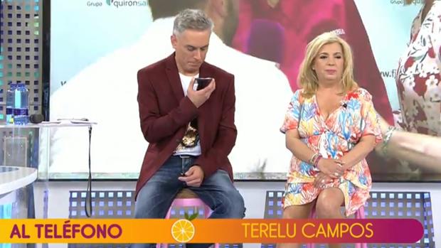 Kiko Hernández y Carmen Borrego escuchando a Terelu Campos en «Sálvame»