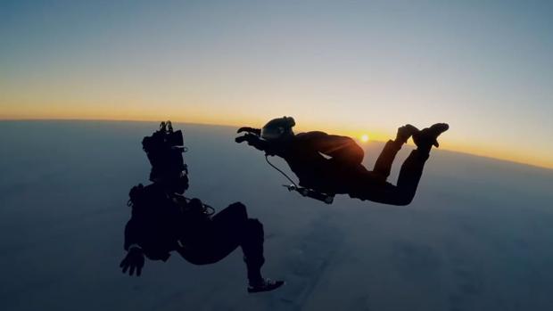 Imagen del salto de Tom Cruise en «Misión Imposible: Fallout»