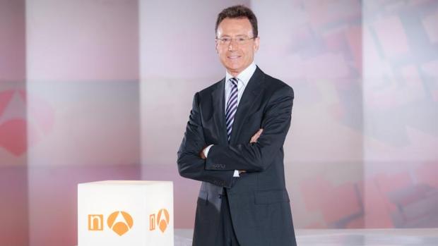 Matías Prats es el presentador habitual de las ediciones de fin de semana de «Antena 3 Noticias»