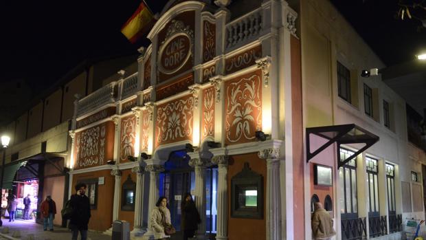 Exterior del Cine Doré