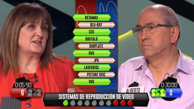 Rosa, de «Cookicuñis», se mide a Alberto, de «Los Lobos», en la «bomba estratégica»