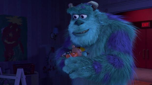 Sully, protagonista de «Monstruos S.A.», sostiene un juguete de Nemo