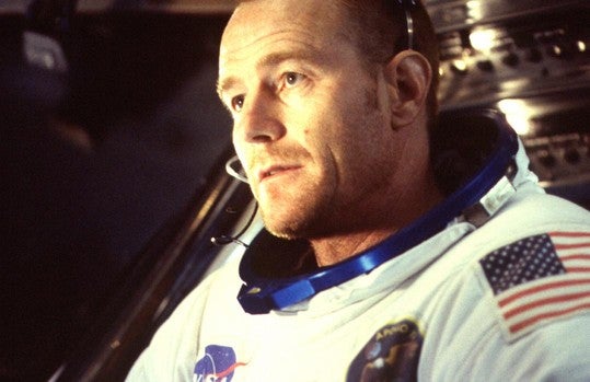 Bryan Cranston en De la Tierra a la Luna