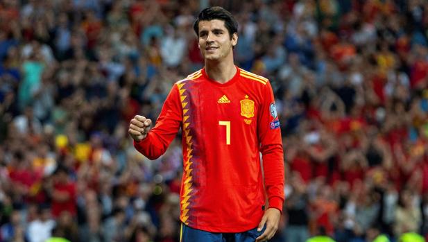 El delantero Álvaro Morata celebra un gol con la selección española de fútbol