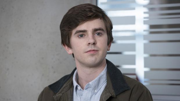 El actor Freddie Highmore es el Dr. Shau Murphy en «The good doctor»