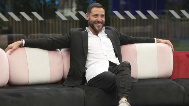 Antonio David Flores en el sofá de «GH VIP»