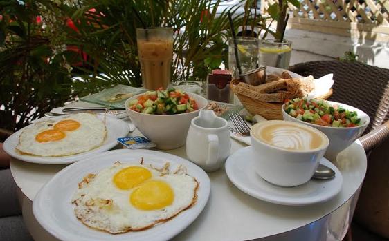 El desayuno, que no la cena, debería ser la comida más copiosa del día
