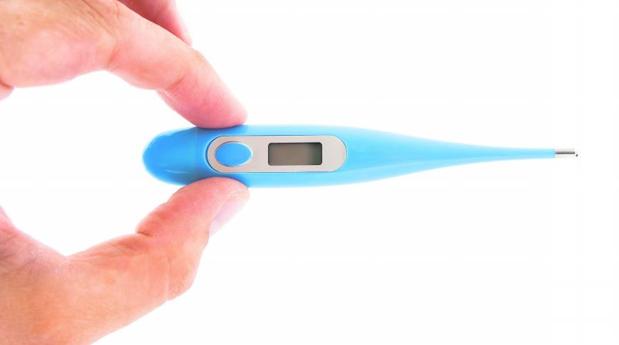 Fiebre y escalofríos intermitentes son uno de los posibles síntomas del cáncer linfático