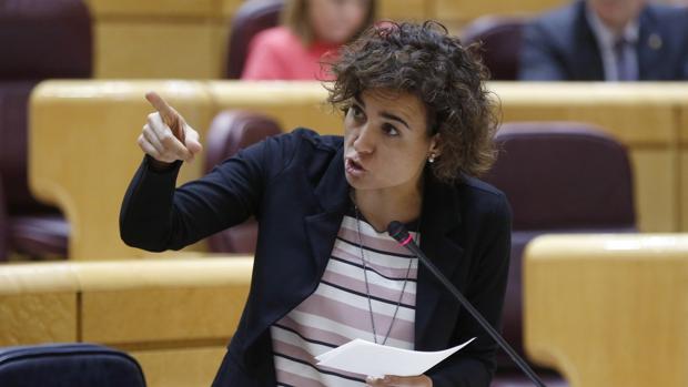 La ministra de Sanidad, Igualdad y Servicios Sociales, Dolors Montserrat