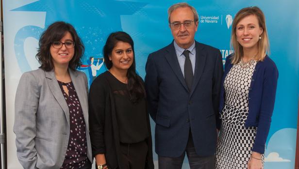 (De izq. a dcha.) Ángela Mediavilla, Seeta Bhardwa, Francisco Pérez y Dasha Karzunina, en el 'Building Universities' Reputation' (BUR) 2017.