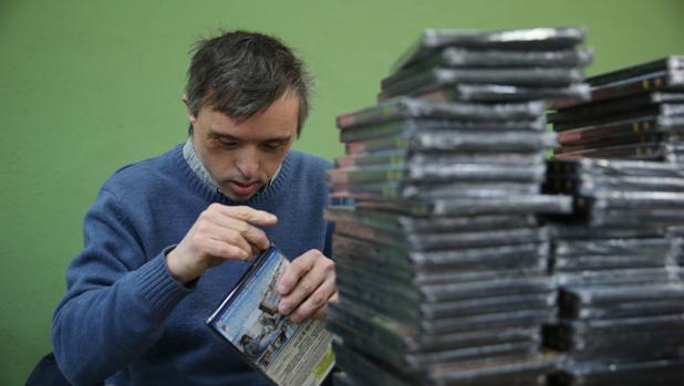 granja San José de la fundacion gil gayarre centro de educación especial donde sus alumnos hacen trabajos de reciclado de plásticos y CD