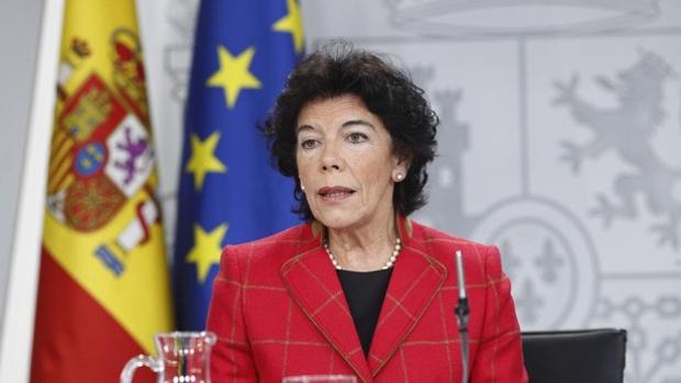 La ministra de Educación y Formación Profesional y portavoz del gobierno, Isabel Celáa